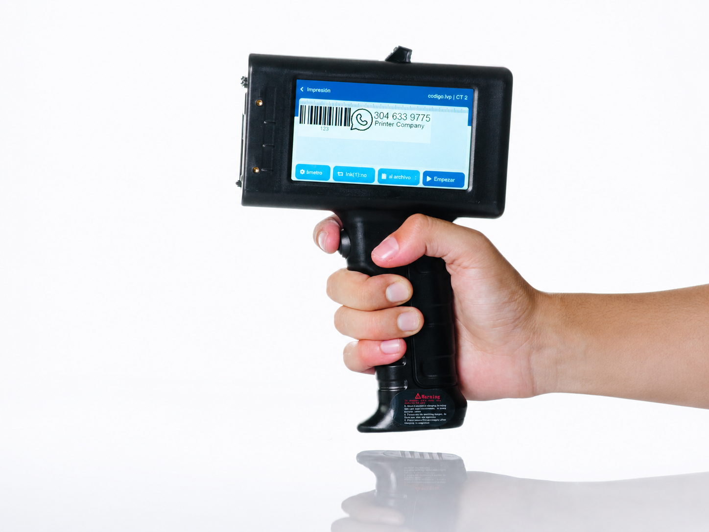 Codificadora inkjet portátil mostrando código de barras en pantalla